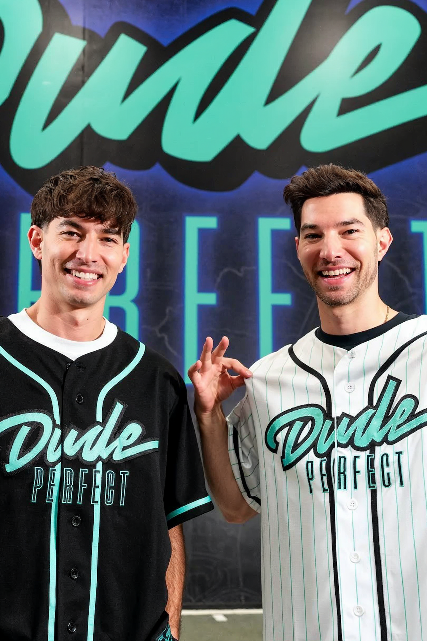 Make this jersey your perfect holiday gift