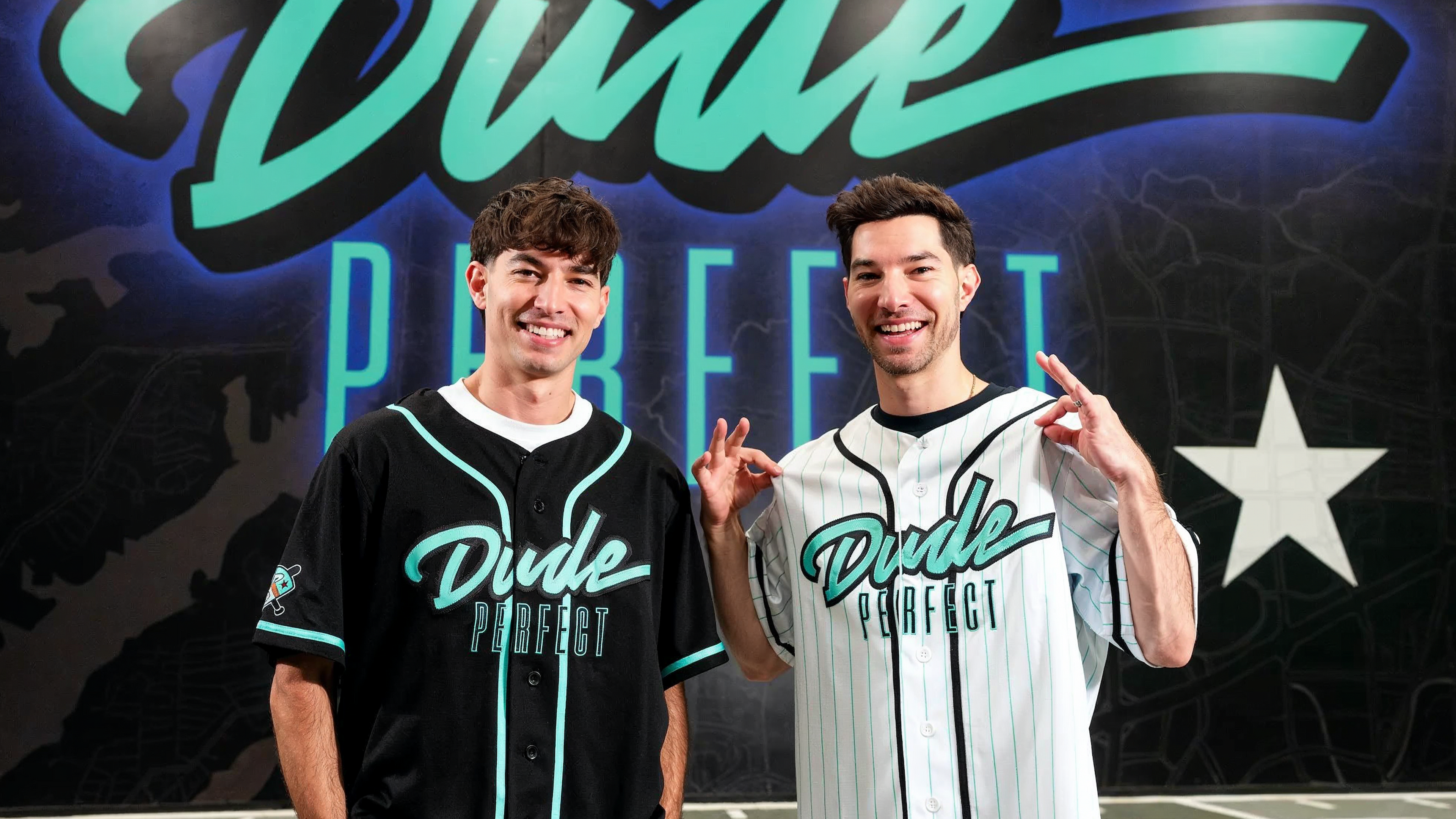 Make this jersey your perfect holiday gift